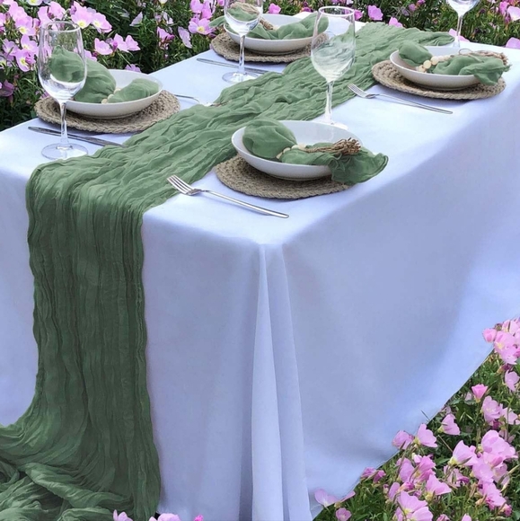 Amazon Table Runner, Sage Green, NIP, 1 Runner - Picture 3 of 8